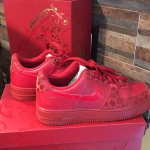 🔥Nike Air Force 1 tennis shoes.